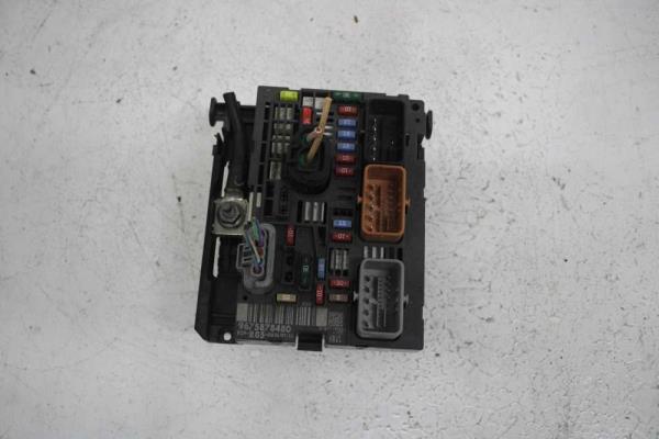 BOITIER ELECTRONIQUE CITROEN / PEUGEOT R05 - Vue 1